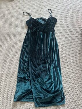 Green velvet lulus dress